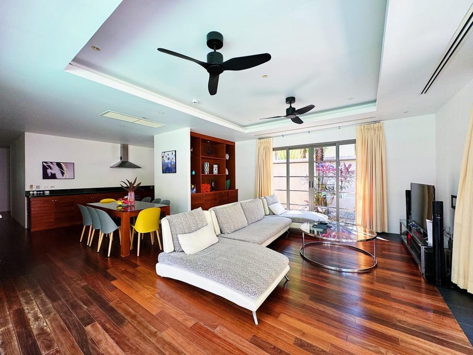 Beautiful 3br 380sqm Pool Villa Walk To Bangtao Beach and Catch club Villa in Choeng Thale