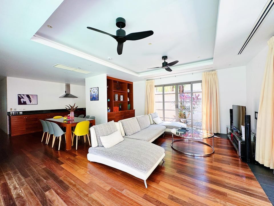 Beautiful 3br 380sqm Pool Villa Walk To Bangtao Beach and Catch club Villa in Choeng Thale