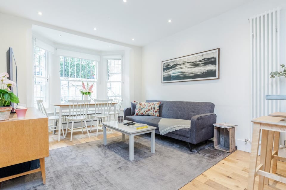 Bonnington Gardens - 1 bed open plan basement flat Apartment in City of Westminster