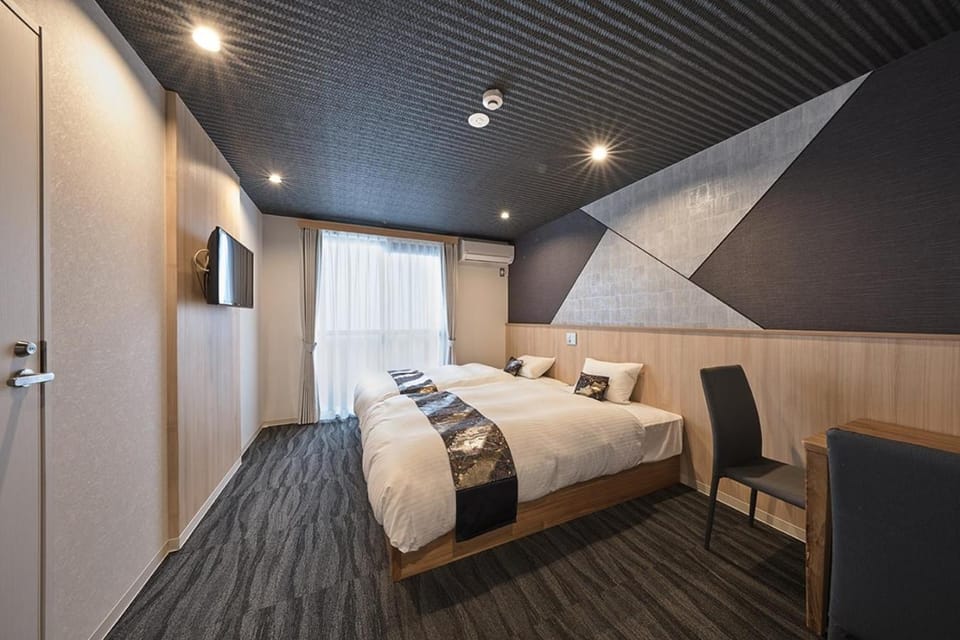 Bed, Seating area, Bedroom