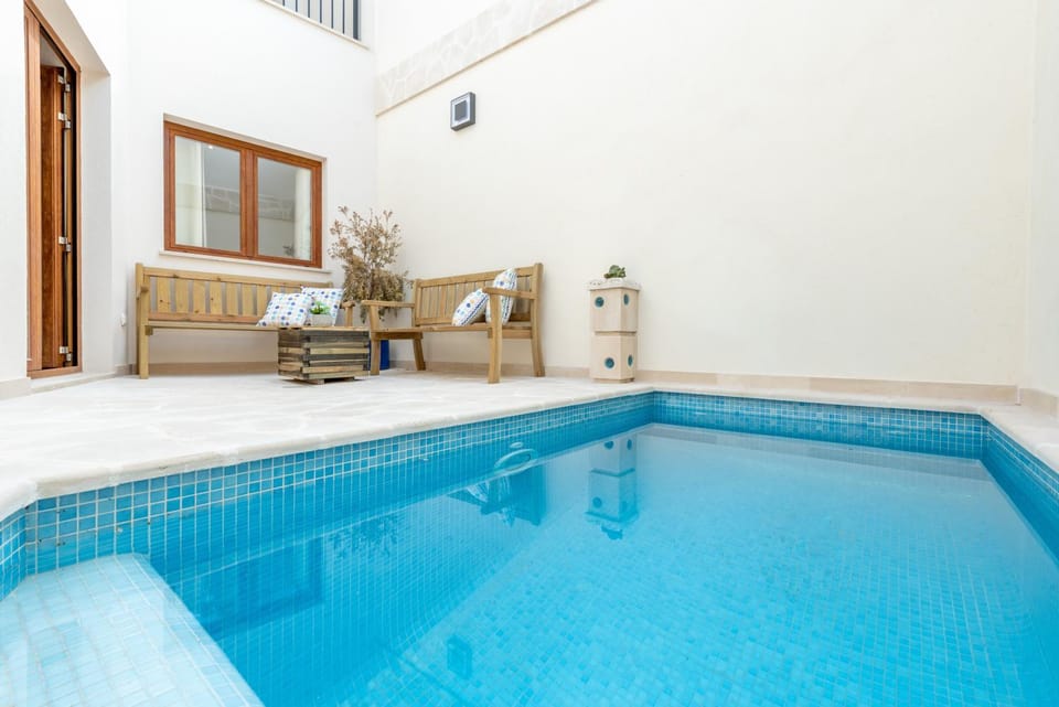 Property building, Swimming pool