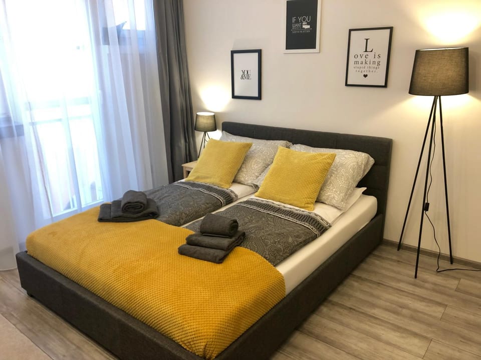 Apartament Szczęśliwa 13 - Plac Ratuszowy Apartment in Lower Silesian Voivodeship