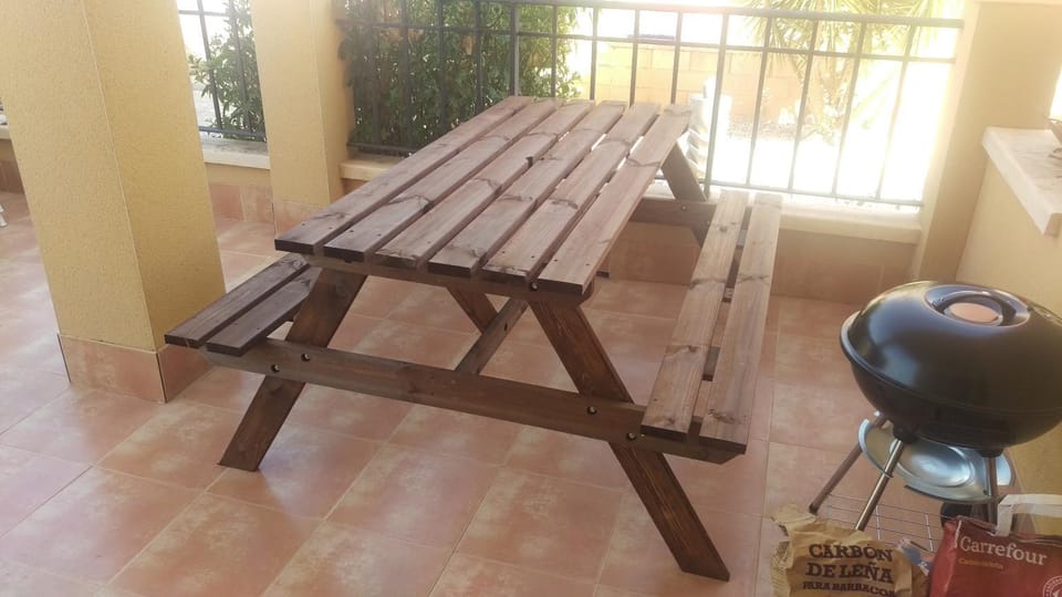 BBQ facilities, Balcony/Terrace, Seating area