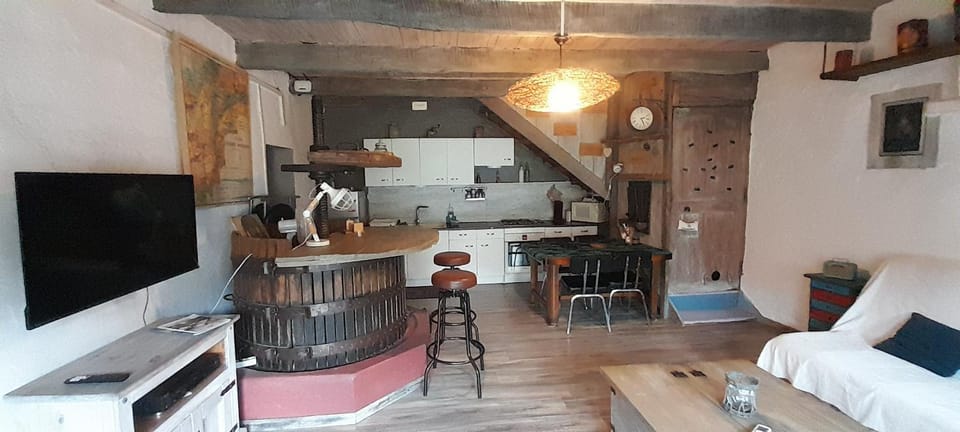 Le Pressoir House in Auvergne-Rhône-Alpes