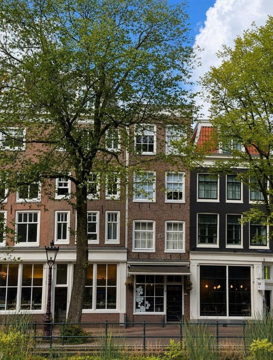 Property building, Location