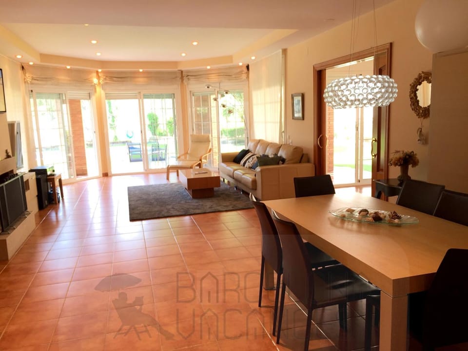 Living room, Lounge or bar