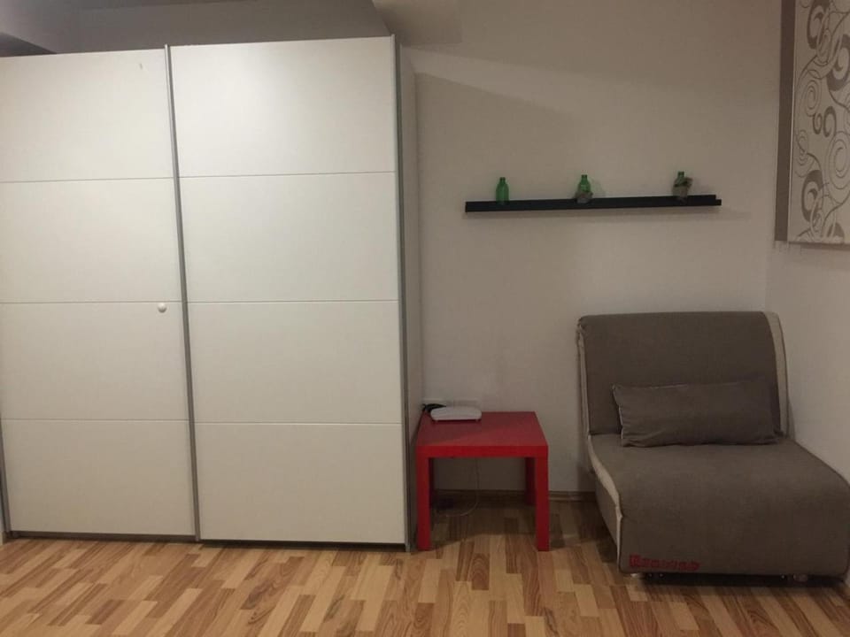 Apartment Red Square Apartment in Ljubljana