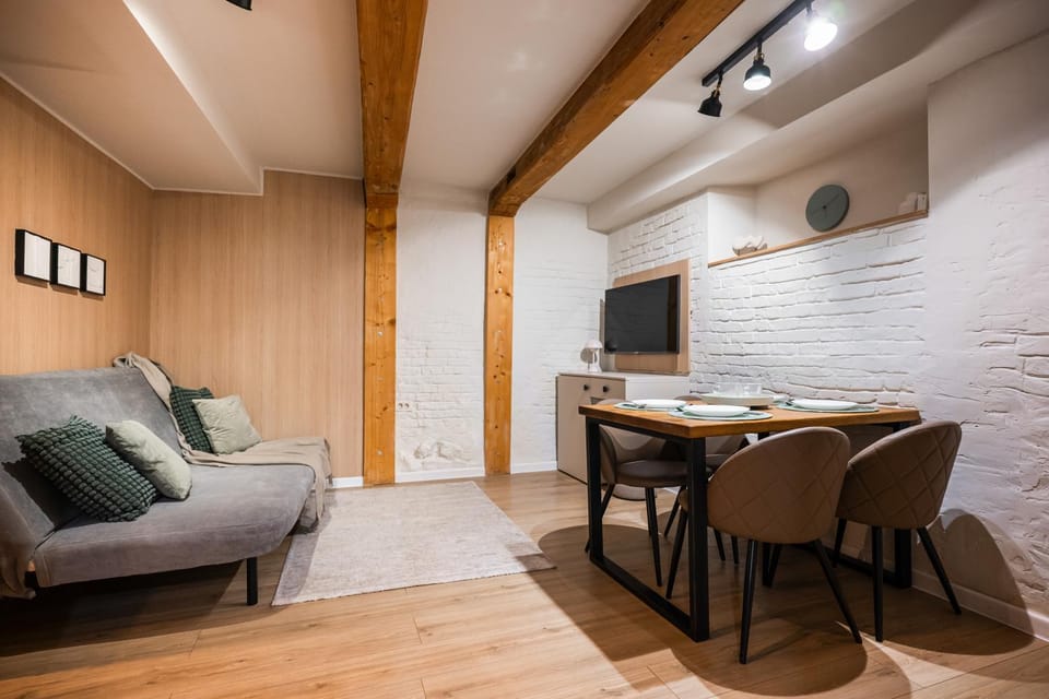 TV and multimedia, Living room, Seating area, Dining area, Evening entertainment