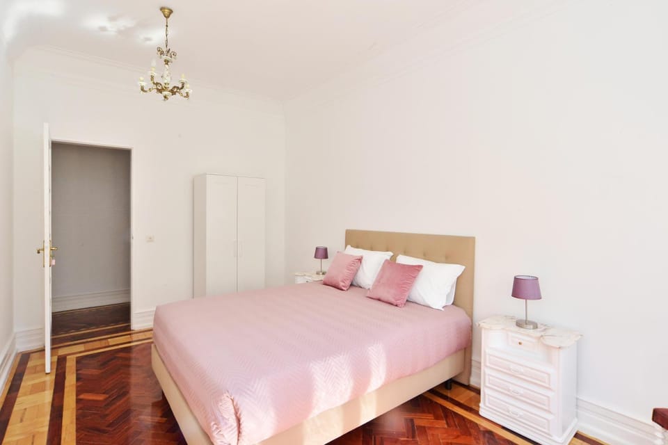 Guest House Avenida Bed and Breakfast in Lisbon