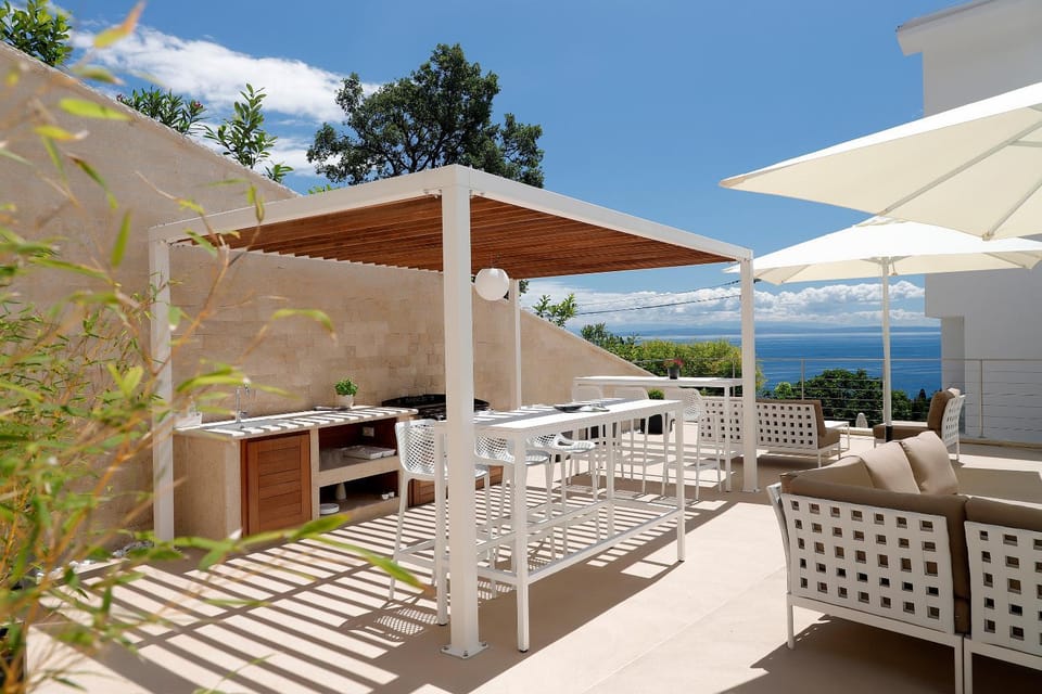 MODENA MARIS-heated pool-grill-relax-jacuzzi apartments Apartment in Primorje-Gorski Kotar County