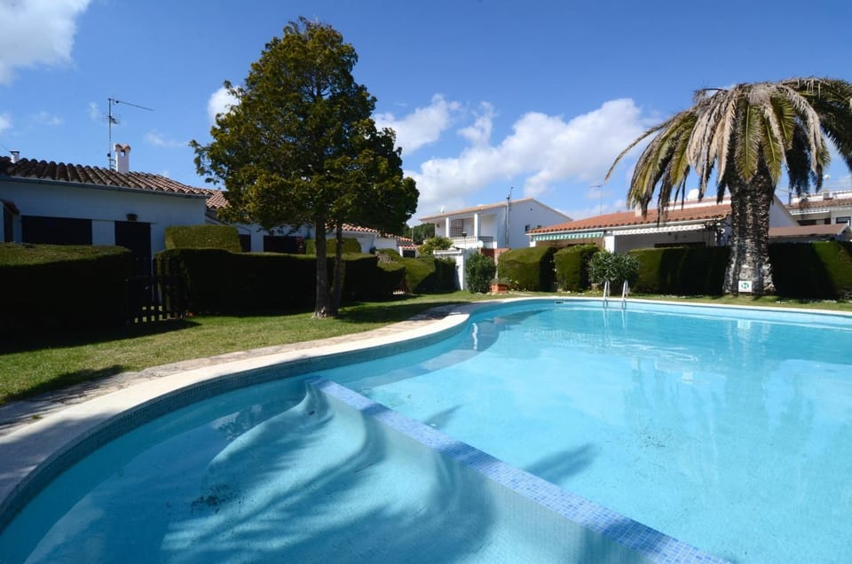 Swimming pool, Swimming pool