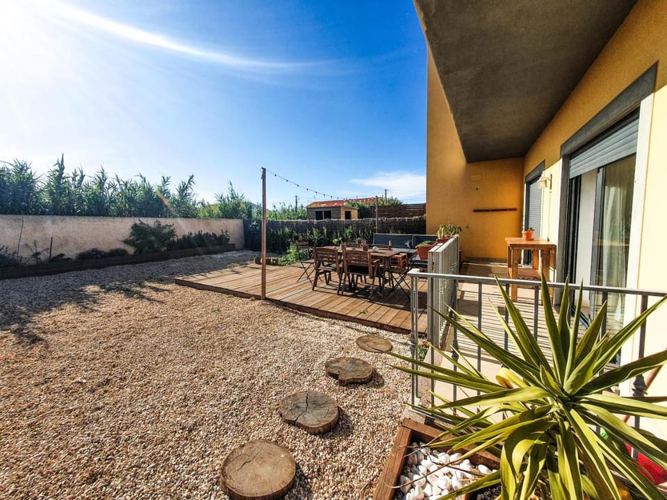 Balcony/Terrace, Garden view