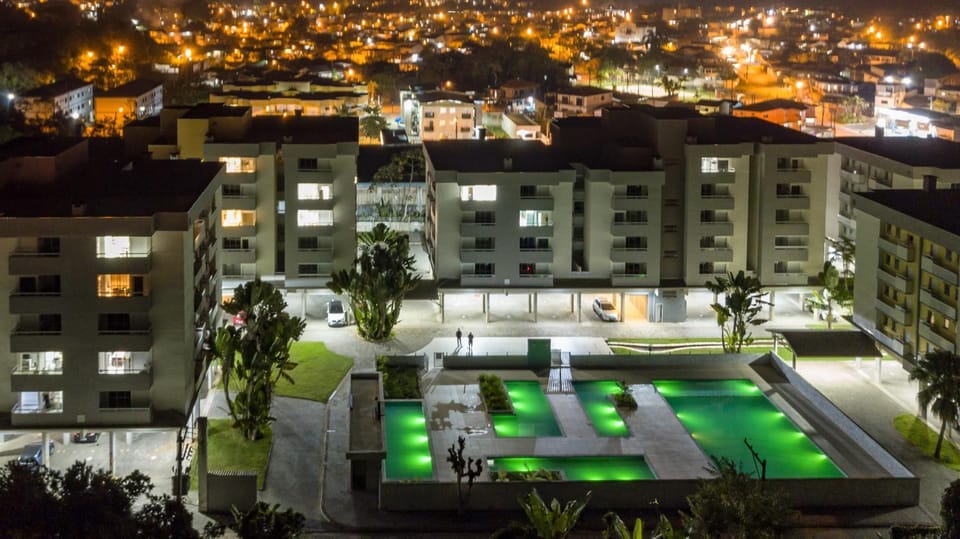 Bird's eye view, Pool view