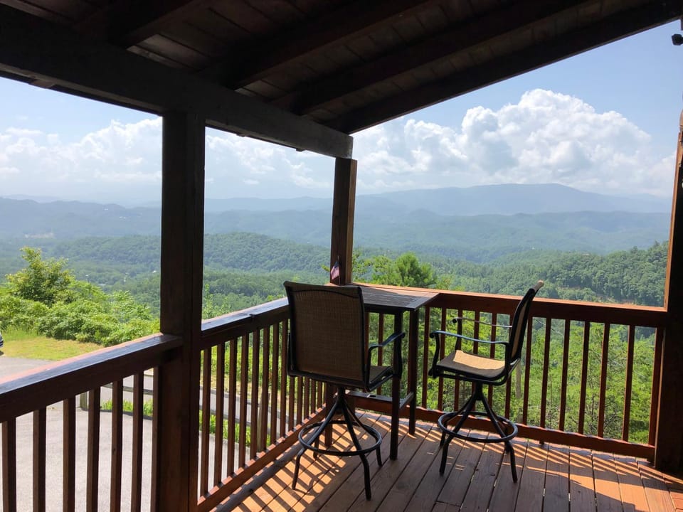 View (from property/room), Balcony/Terrace, Mountain view