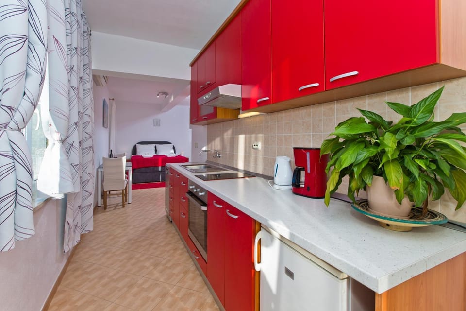 Kitchen or kitchenette, Photo of the whole room