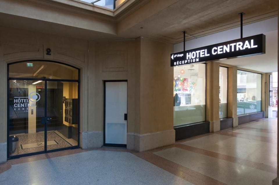 Facade/entrance, Property logo or sign, Floor plan