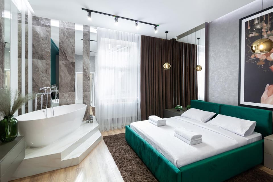Bed, Bedroom, Bath