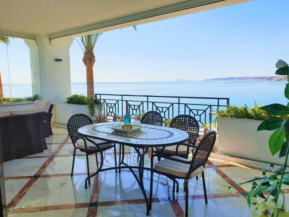 LUXURY APARTMENT FRONTAL TO THE SEA IN ESTEPONA DONCELLA BEACH Apartment in Costa del Sol