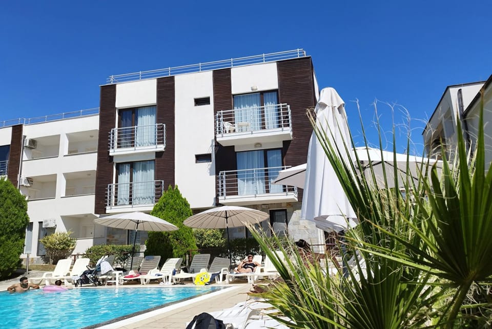 Property building, Swimming pool