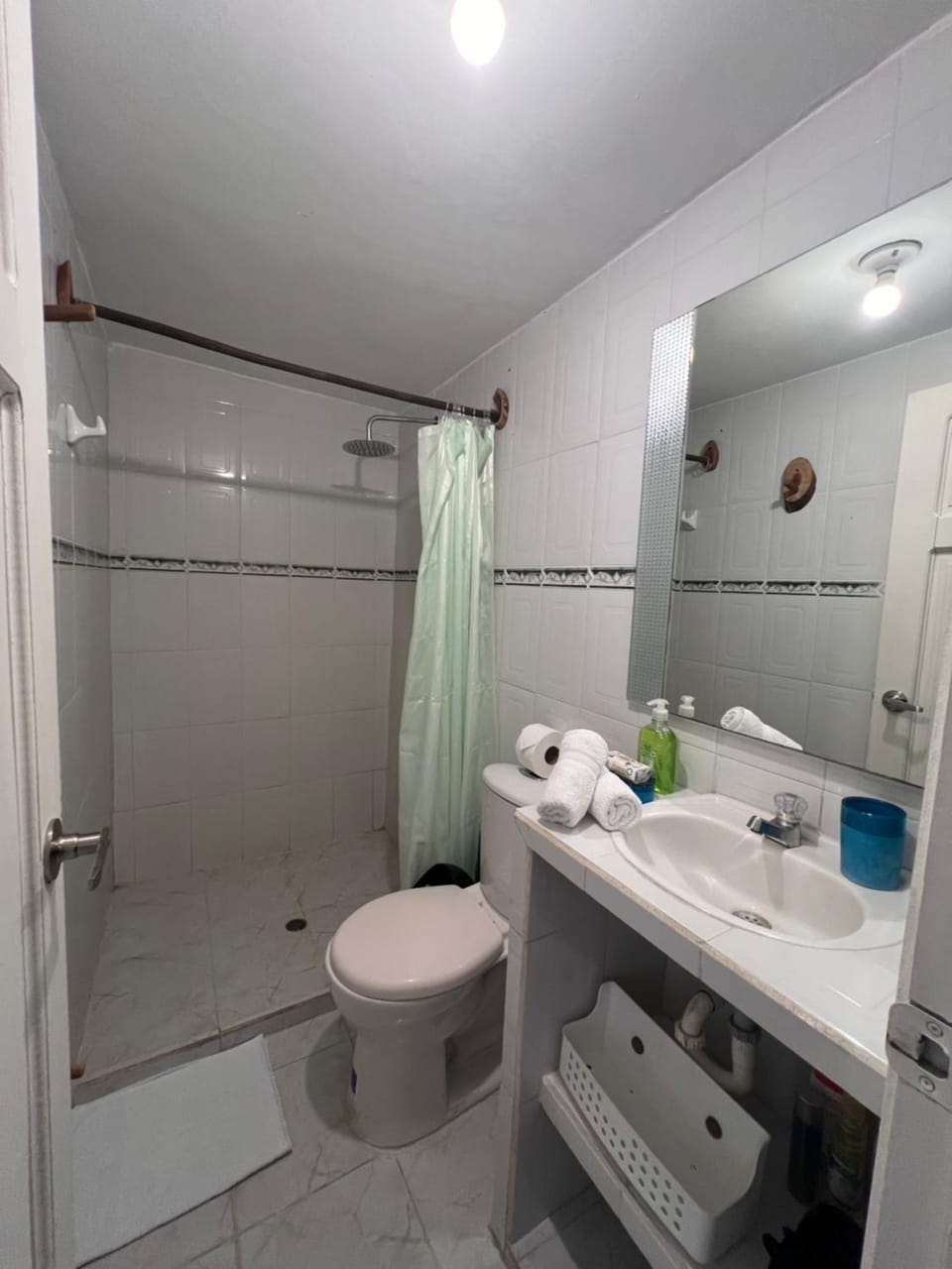 Shower, Bathroom, towels
