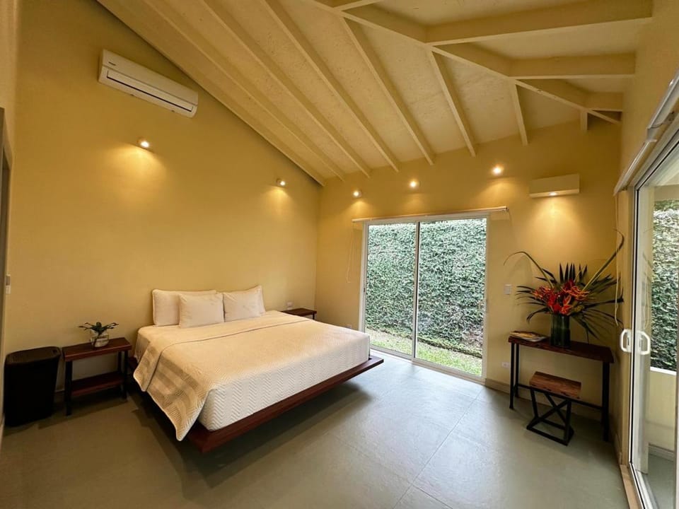 Bed, Photo of the whole room, Bedroom, air conditioner