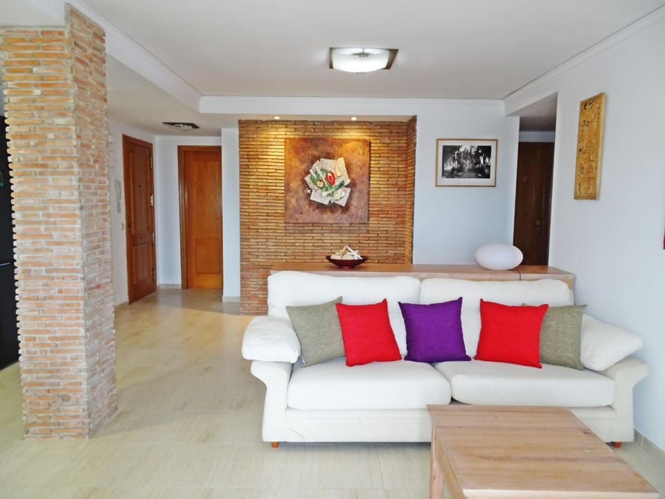 TV and multimedia, Coffee/tea facilities, Seating area, Dining area