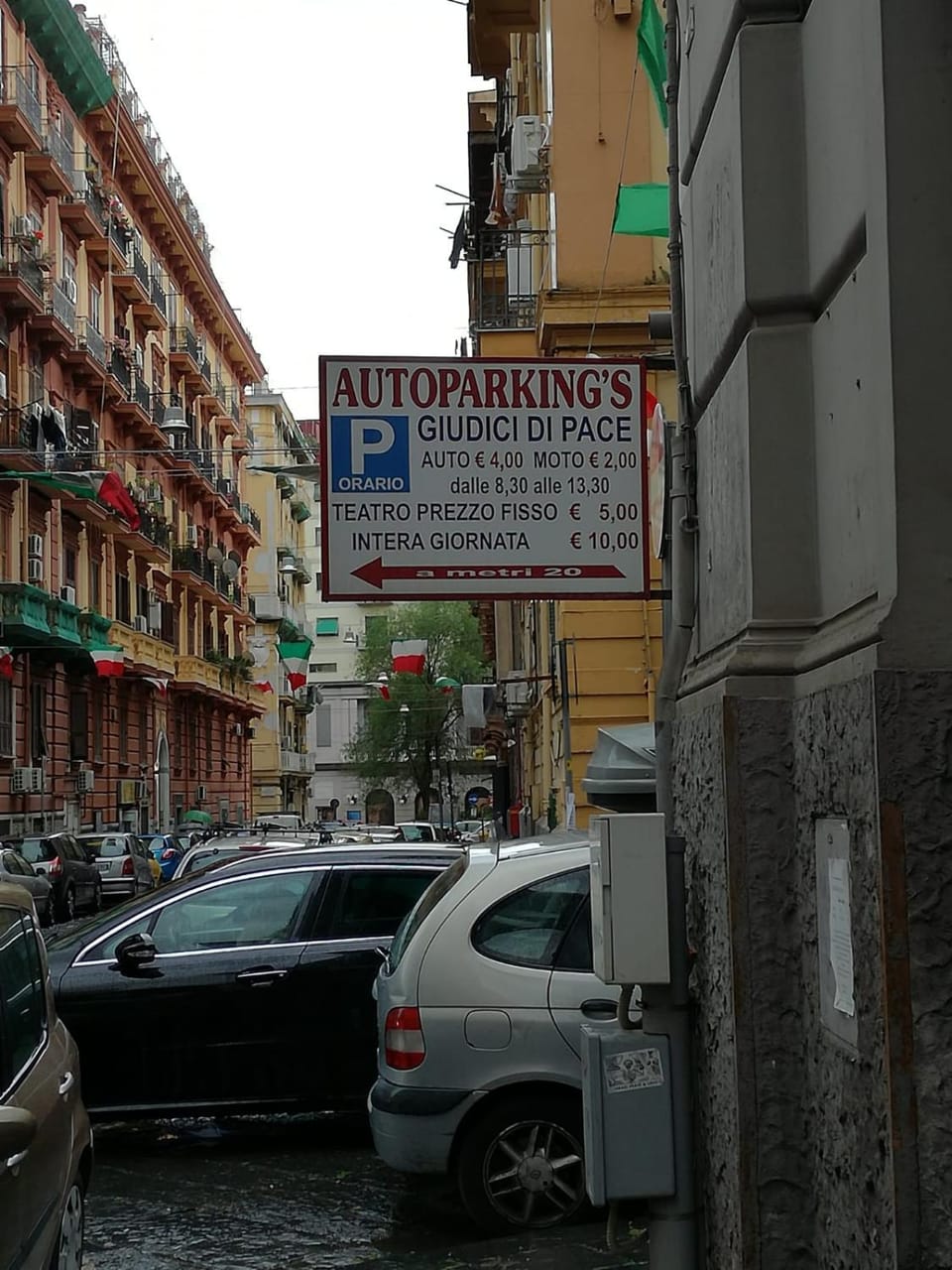 Live and Love House in Naples