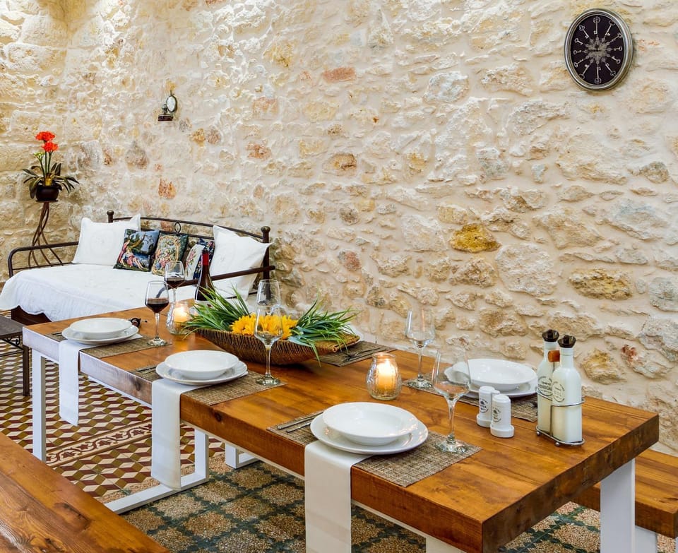Dining area, Food