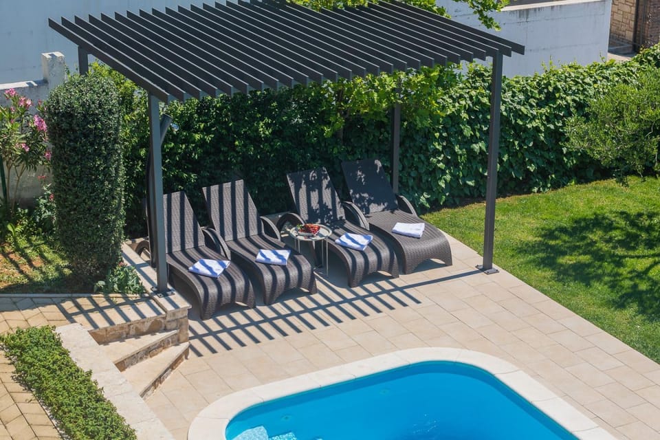 Property building, Swimming pool