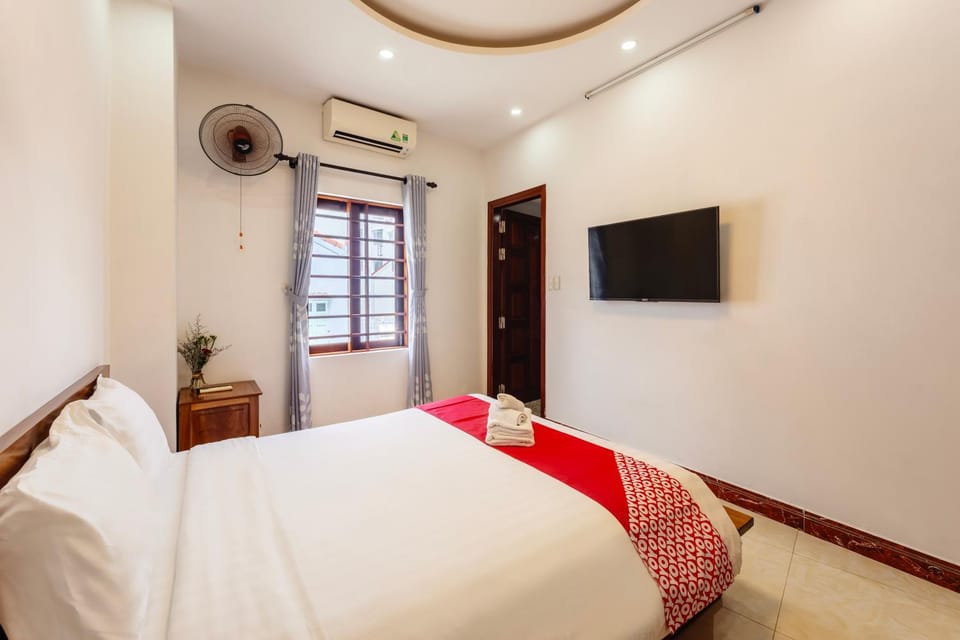 Communal lounge/ TV room, Bed, Photo of the whole room, Evening entertainment, Bedroom, air conditioner