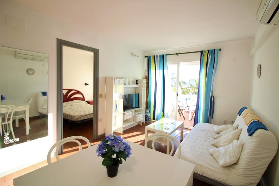 Global Immo 3330 ROYAL MARINA I TRAMUNTANA 4-10 Apartment in Roses