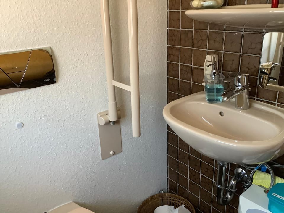 Bathroom, towels