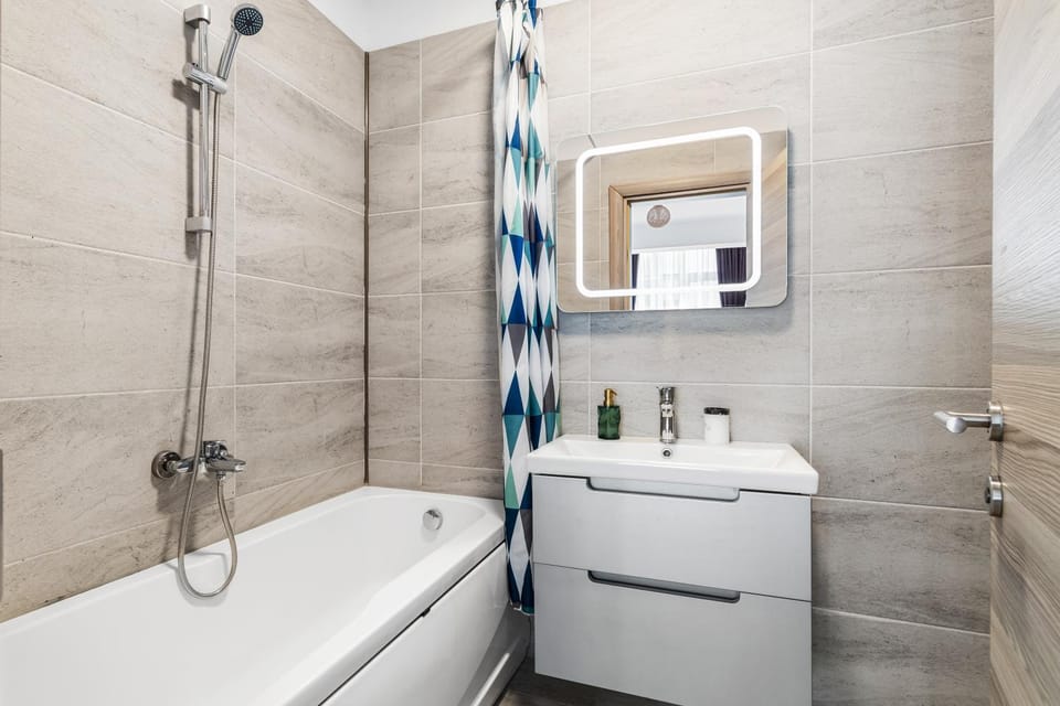 Bathroom, Bath