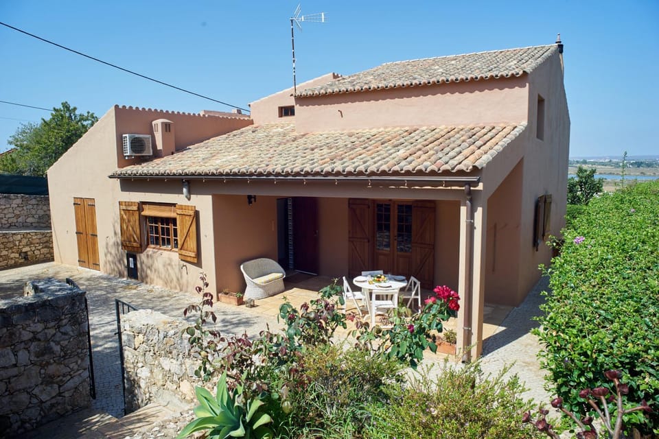 Villa O Monte: charming family villa near Alvor Villa in Alvor