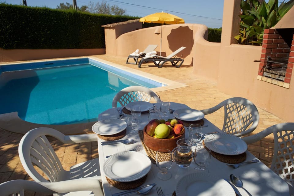 Villa O Monte: charming family villa near Alvor Villa in Alvor