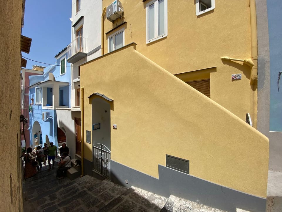 "La Terrazza" Corricella House in Campania
