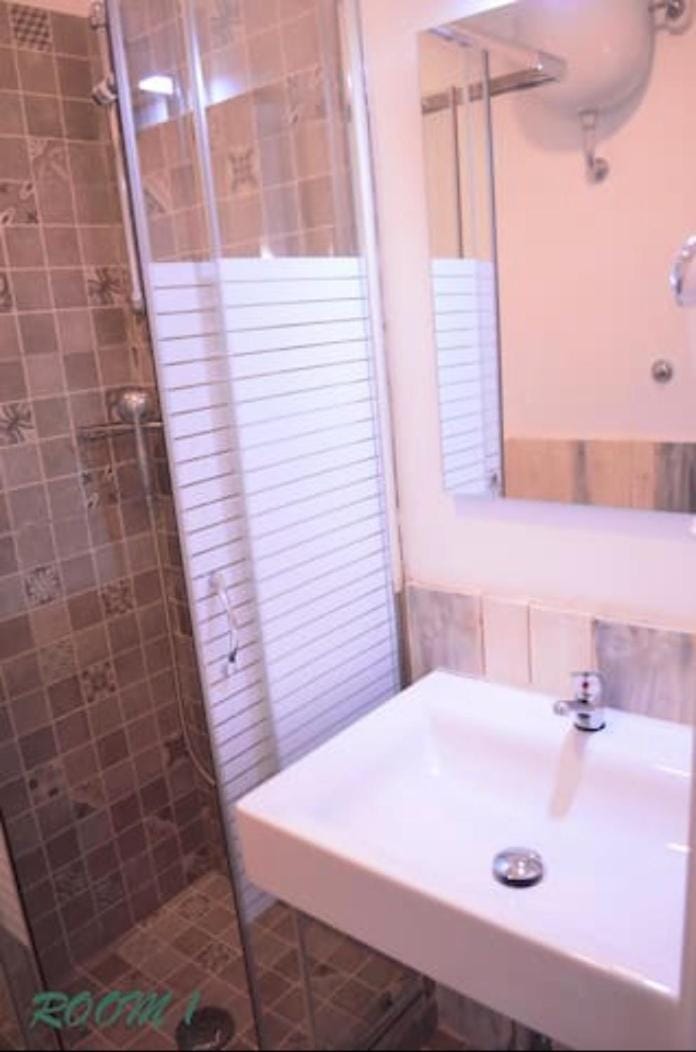 Shower, Bathroom