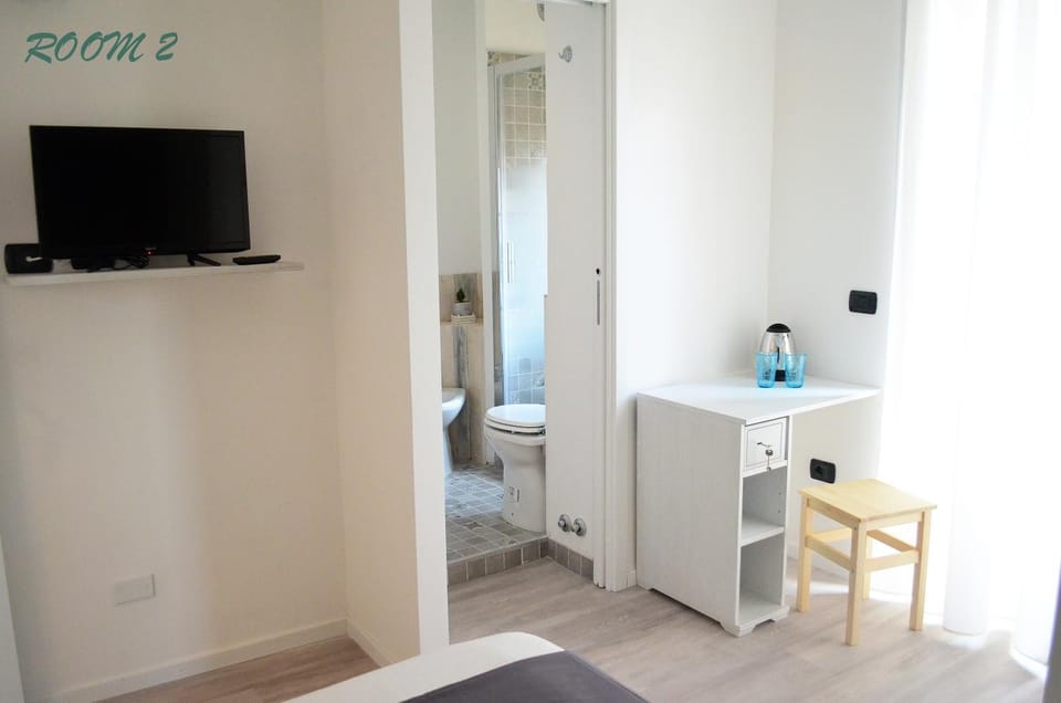 Bathroom, TV and multimedia, Seating area, hair dresser