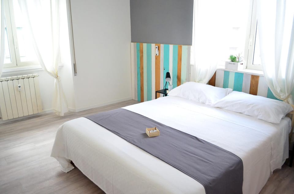 Bed, Photo of the whole room, Bedroom, internet