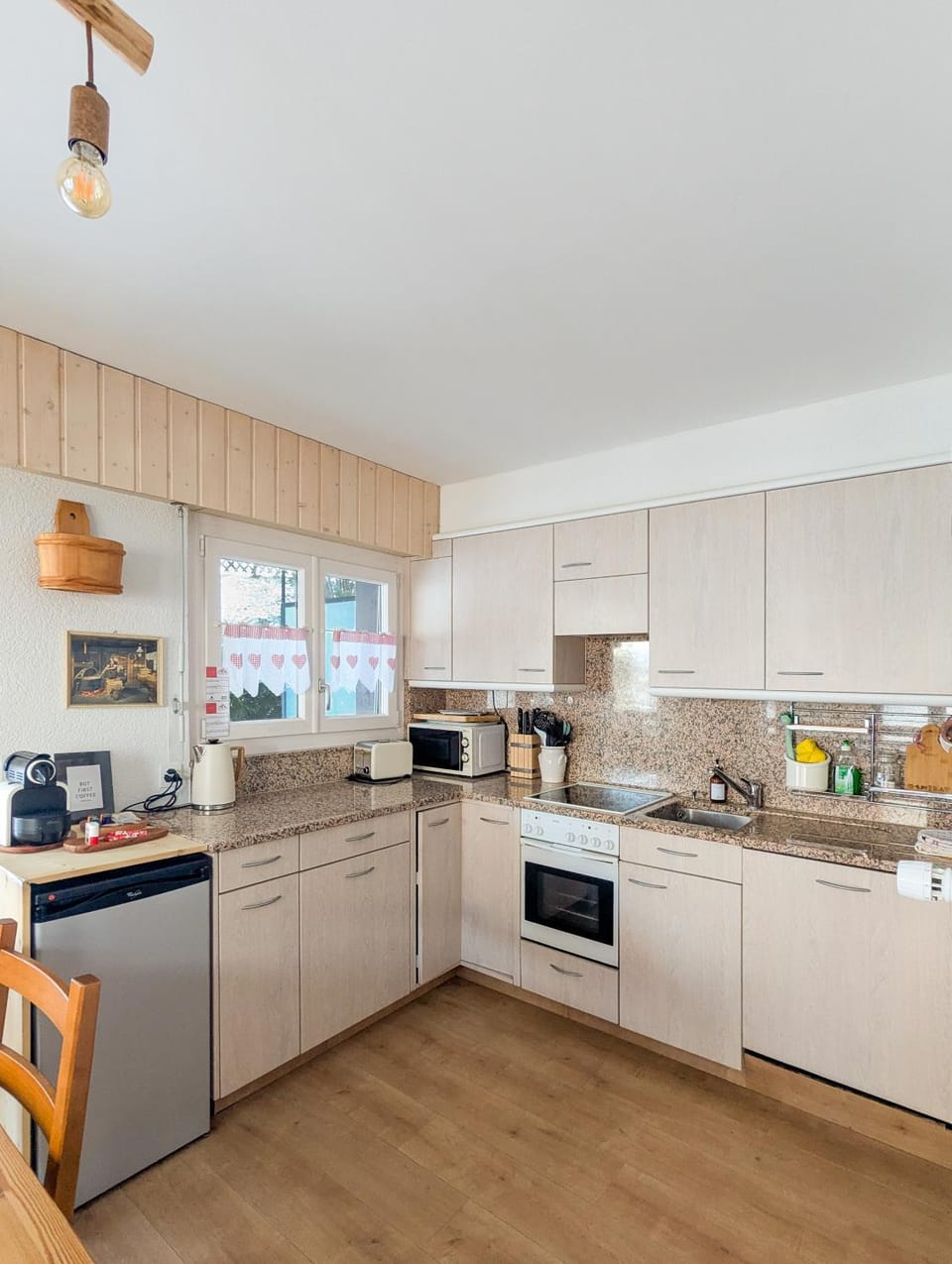 Coffee/tea facilities, Kitchen or kitchenette, dishwasher, oven, pet friendly, stove, toaster