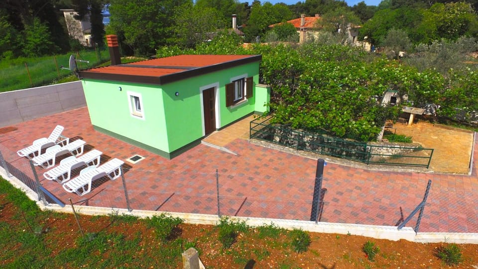 Property building, Garden view