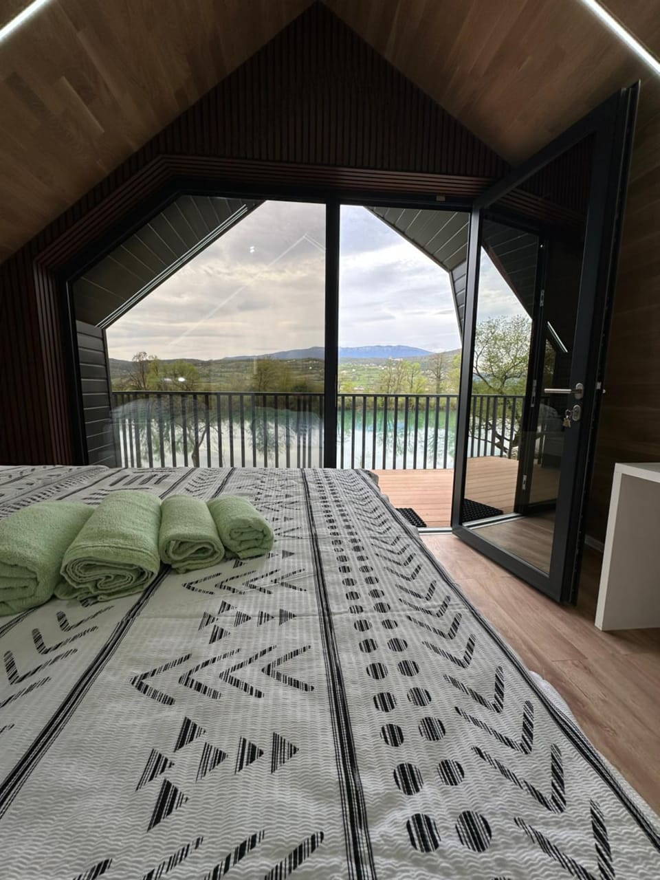 Natural landscape, View (from property/room), Living room, Bedroom, Mountain view