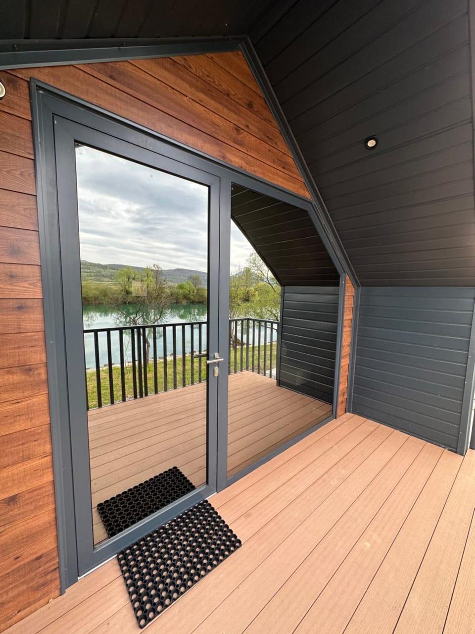 Natural landscape, View (from property/room), Balcony/Terrace, River view