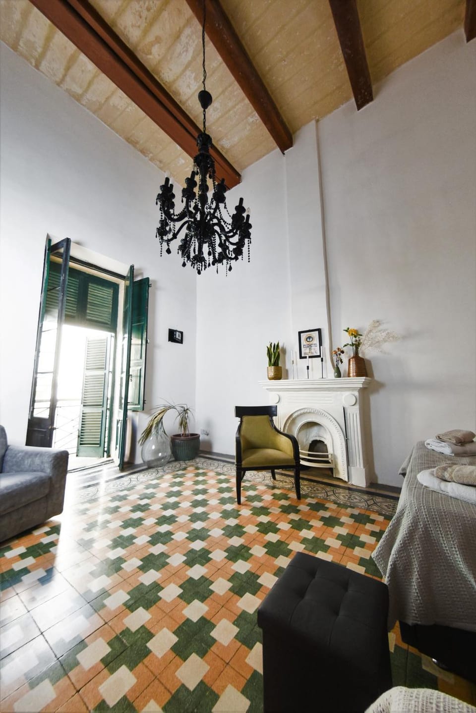 Bed, Living room, Photo of the whole room