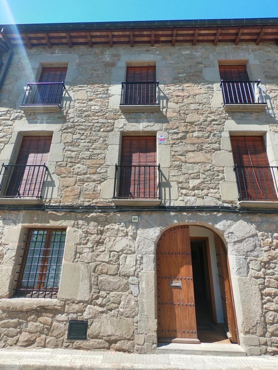 Facade/entrance