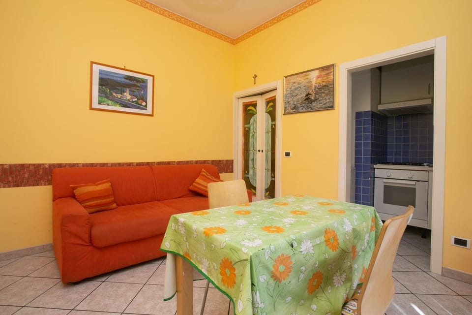 M116 - Marcelli, bilocale in centro e fronte mare Apartment in Marcelli