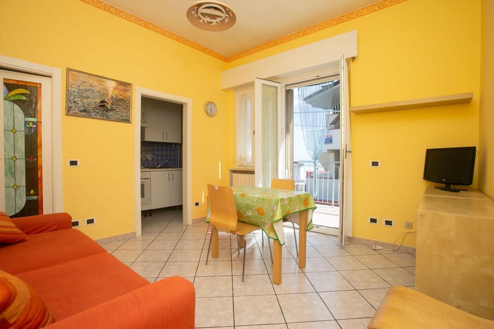 M116 - Marcelli, bilocale in centro e fronte mare Apartment in Marcelli