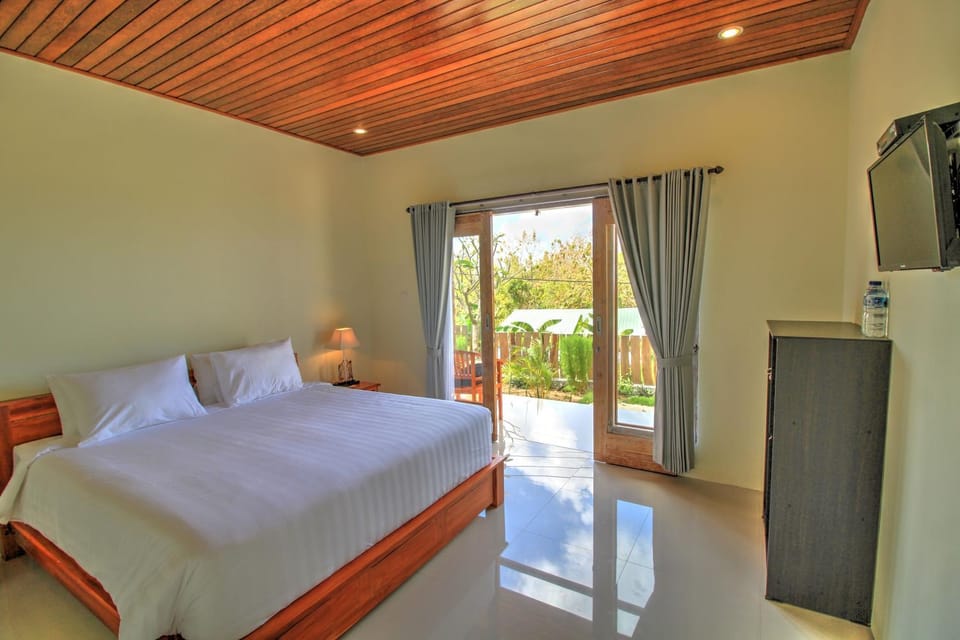Bed, TV and multimedia, Balcony/Terrace, Photo of the whole room, Bedroom