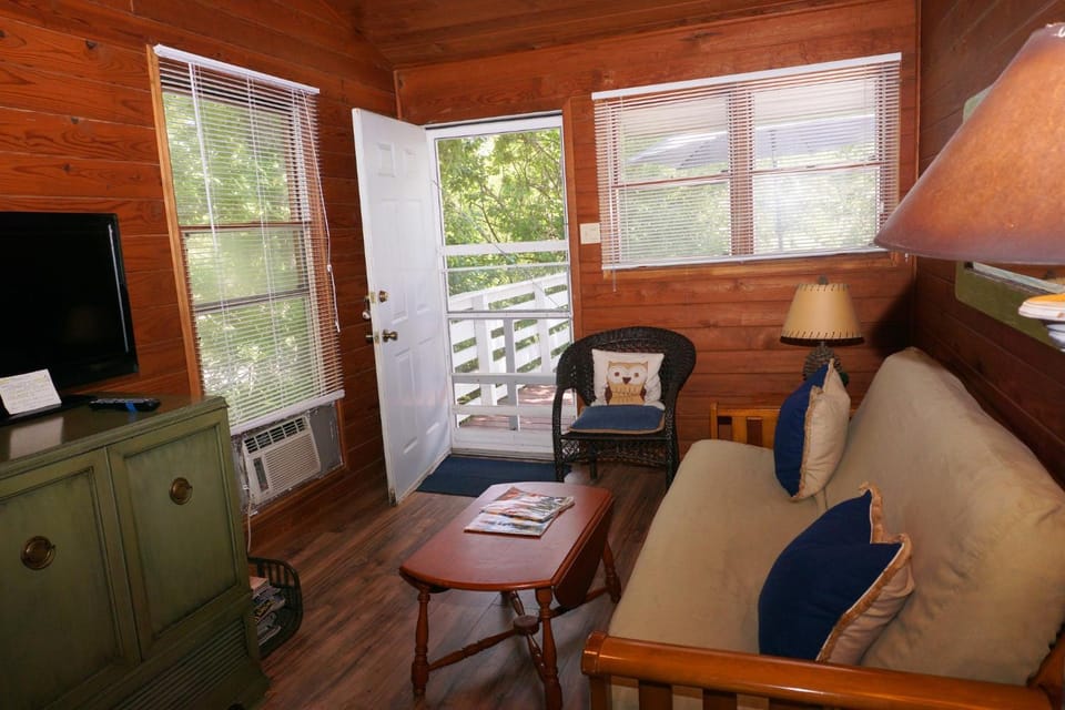 Bandits Hideaway-The Loft House in Wimberley