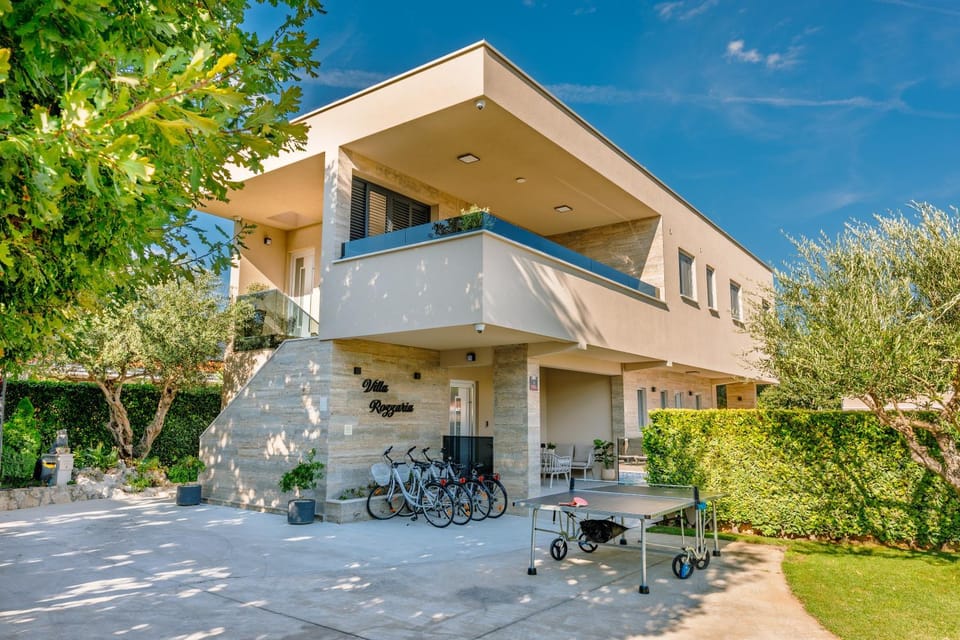 Property building, Day, Garden, Balcony/Terrace, Garden view